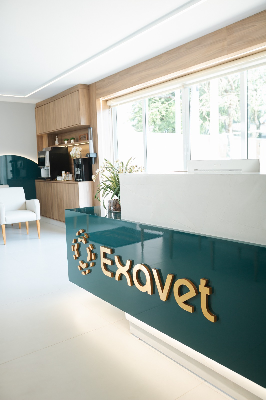 Recepção da Exavet, centro de diagnóstico veterinário em São José dos Pinhais
